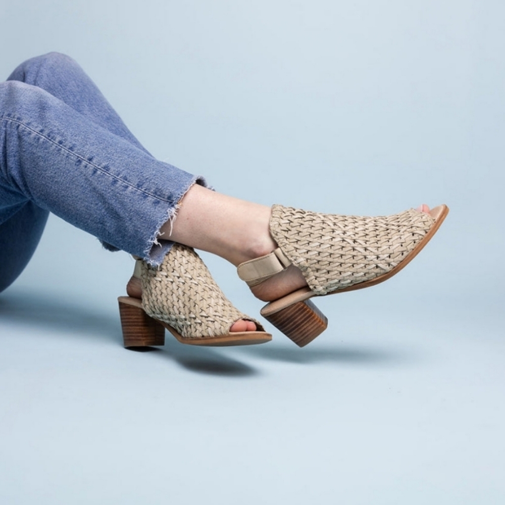 Very Volatile Veronique Heels | Size 6